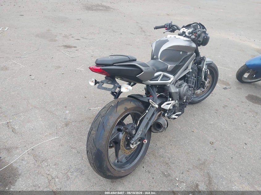 2022 Triumph motorcycle Street VIN SMTA544D4NTAY3453 IAAI salvage auction — FRONT END, Mv-907A (New York), sold $2,225 on 2026-07-08 (photo 4)