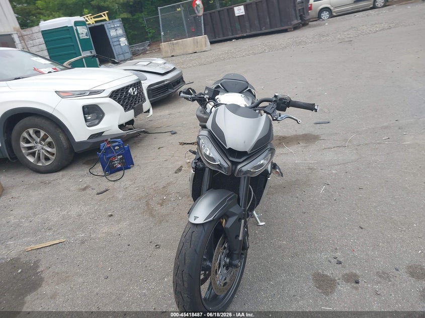 2022 Triumph motorcycle Street VIN SMTA544D4NTAY3453 IAAI salvage auction — FRONT END, Mv-907A (New York), sold $2,225 on 2026-07-08 (photo 5)