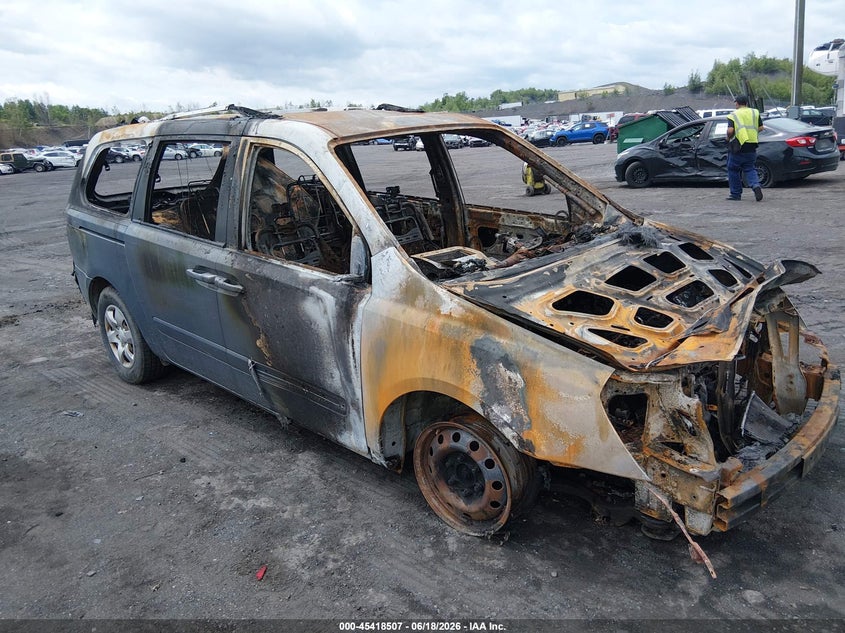 2009 Kia SEDONA VIN KNDMB233X96311636 IAAI salvage auction — TOTAL BURN, Salvage (Pennsylvania), sold $200 on 2026-07-28 (photo 1)