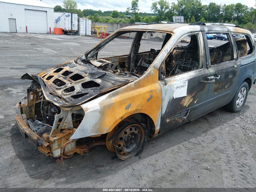 2009 Kia SEDONA VIN KNDMB233X96311636 IAAI salvage auction — TOTAL BURN, Salvage (Pennsylvania), sold $200 on 2026-07-28 (photo 2)