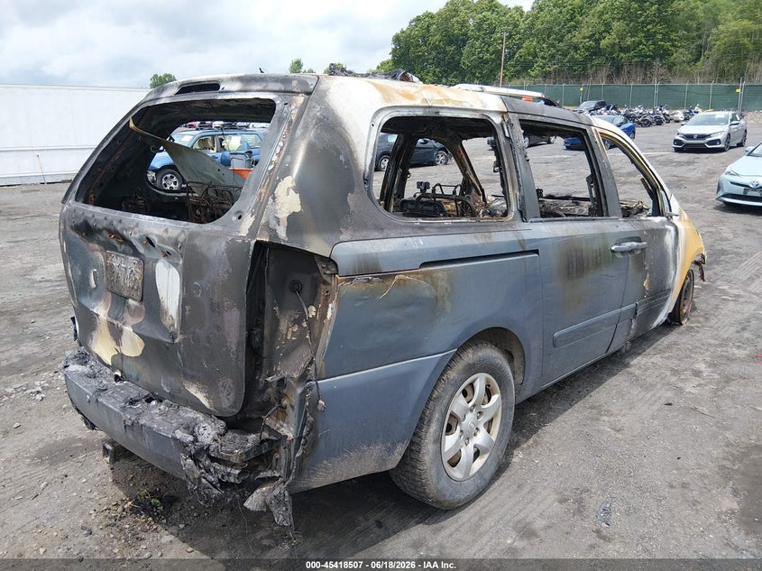 2009 Kia SEDONA VIN KNDMB233X96311636 IAAI salvage auction — TOTAL BURN, Salvage (Pennsylvania), sold $200 on 2026-07-28 (photo 4)