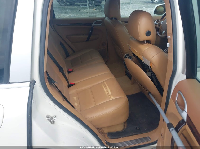 2005 Porsche Cayenne VIN WP1AB29P35LA65388 IAAI salvage auction — REAR END, Clear (Georgia), sold $800 on 2026-07-10 (photo 8)