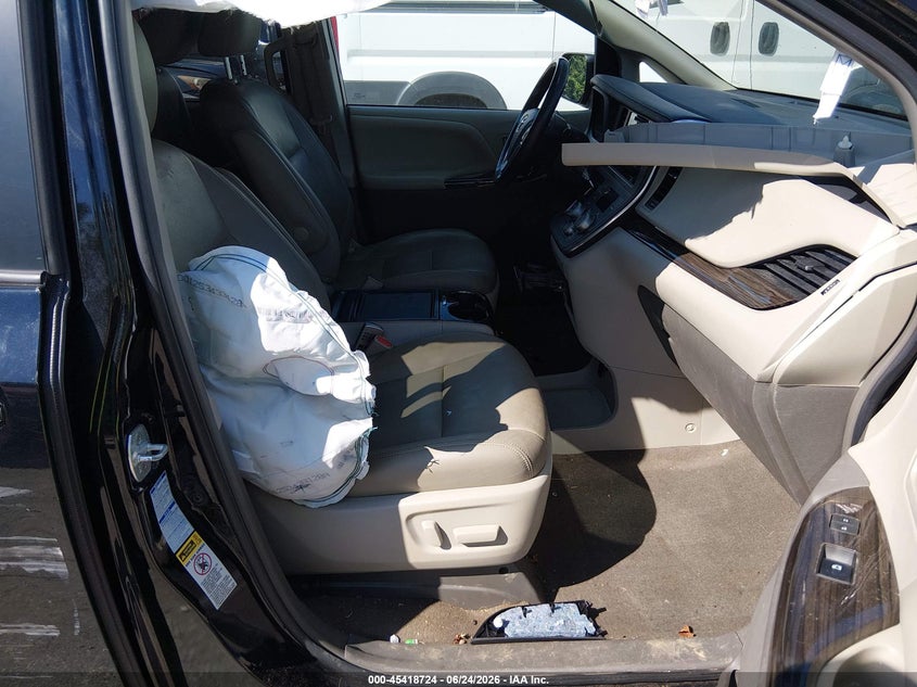 2017 Toyota Sienna VIN 5TDDZ3DC9HS152641 IAAI salvage auction — RIGHT FRONT, Salvage Title, sold $25 on 2026-07-23 (photo 5)