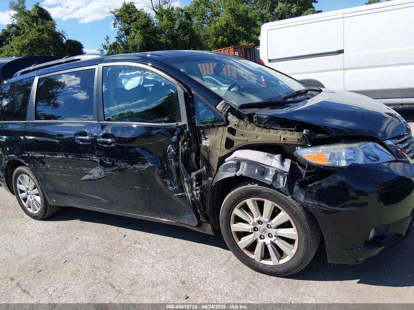 2017 Toyota Sienna VIN 5TDDZ3DC9HS152641 IAAI salvage auction — RIGHT FRONT, Salvage Title, sold $25 on 2026-07-23 (photo 6)