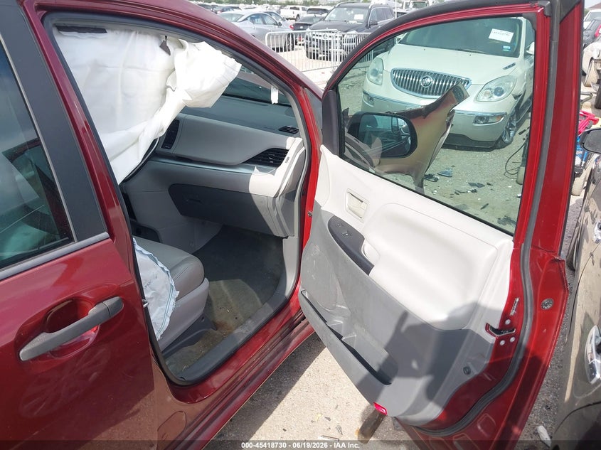 2015 Toyota Sienna VIN 5TDZK3DC2FS586097 IAAI salvage auction — FRONT END, Salvage (Texas), sold $1,250 on 2026-07-22 (photo 5)
