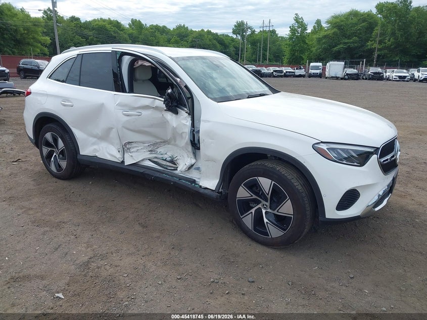 2024 Mercedes-benz Glc VIN W1NKM4HB5RF230730 IAAI salvage auction — RIGHT SIDE, Salvage Title, sold $18,250 on 2026-07-29 (photo 1)