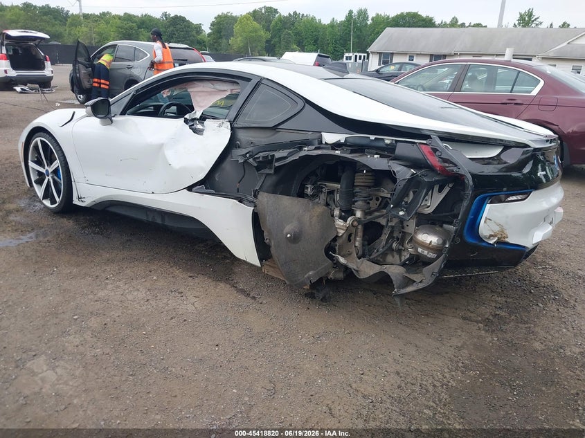 2015 BMW I8 VIN WBY2Z2C5XFV674202 IAAI salvage auction — LEFT SIDE, Salvage Title, sold $11,900 on 2026-07-22 (photo 3)