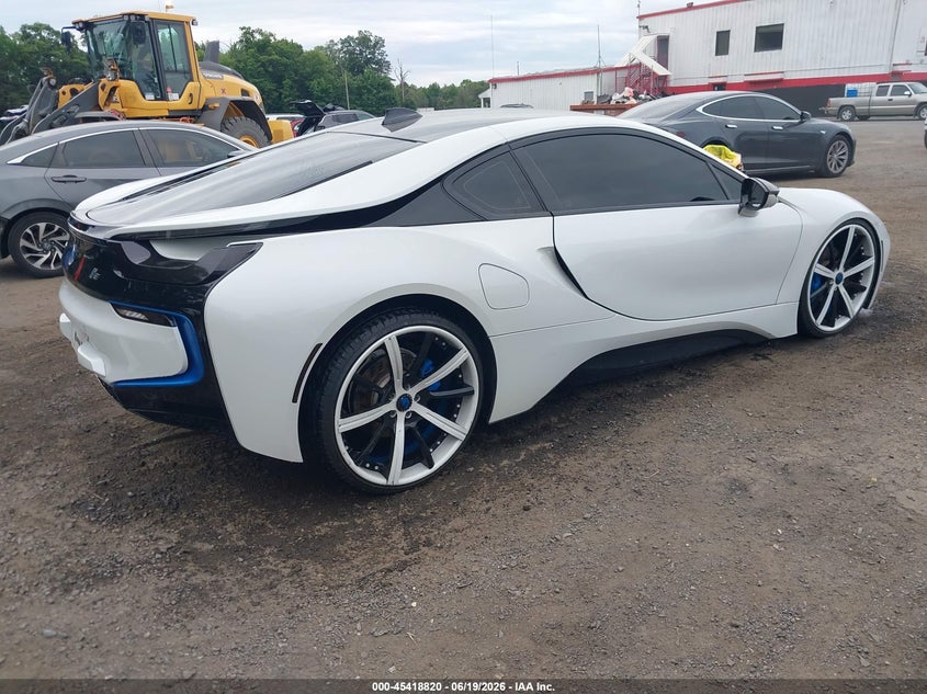 2015 BMW I8 VIN WBY2Z2C5XFV674202 IAAI salvage auction — LEFT SIDE, Salvage Title, sold $11,900 on 2026-07-22 (photo 4)