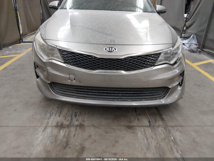 2018 Kia Optima VIN 5XXGT4L31JG212117 IAAI salvage auction — FRONT END, Salvage (Arizona), sold $2,350 on 2026-07-29 (photo 6)