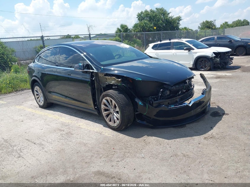 2019 Tesla Model x VIN 5YJXCDE24KF152794 IAAI salvage auction — FRONT END, Salvage Title, sold $7,300 on 2026-07-31 (photo 1)