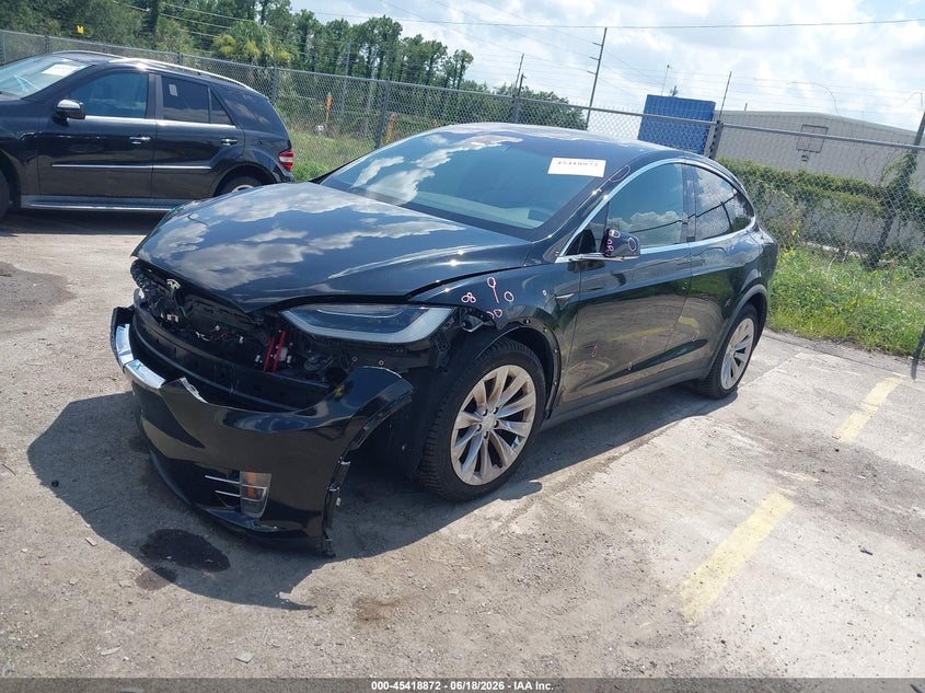 2019 Tesla Model x VIN 5YJXCDE24KF152794 IAAI salvage auction — FRONT END, Salvage Title, sold $7,300 on 2026-07-31 (photo 2)