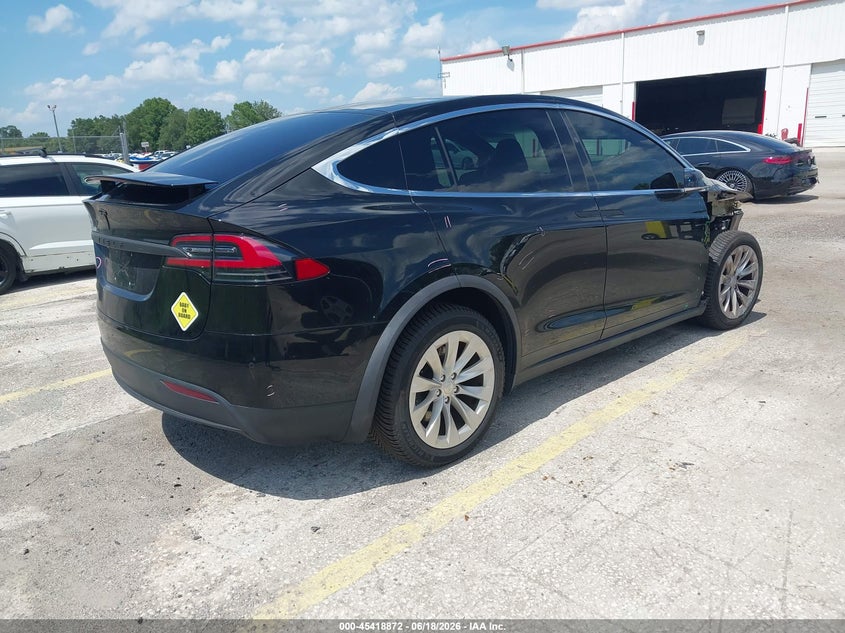 2019 Tesla Model x VIN 5YJXCDE24KF152794 IAAI salvage auction — FRONT END, Salvage Title, sold $7,300 on 2026-07-31 (photo 4)