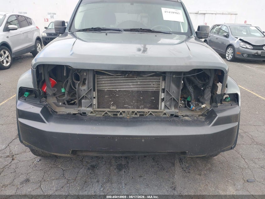 2011 Jeep Liberty VIN 1J4PN2GKXBW543157 IAAI salvage auction — FRONT END, Clear (Oregon), sold $825 on 2026-07-09 (photo 6)
