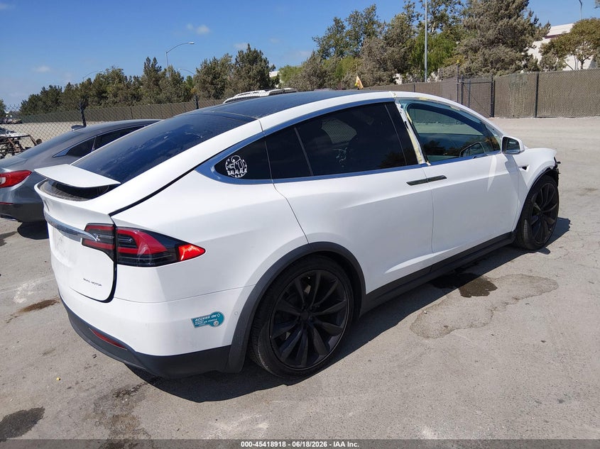 2020 Tesla Model x VIN 5YJXCBE2XLF282276 IAAI salvage auction — FRONT END, Salvage Title, sold $12,200 on 2026-08-20 (photo 4)