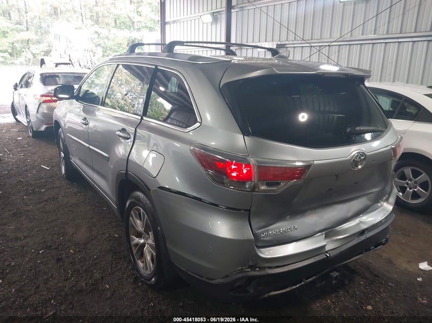 2015 Toyota Highlander VIN 5TDJKRFH5FS208011 IAAI salvage auction — FRONT END, Salvage (Virginia), sold $5,600 on 2026-07-30 (photo 3)