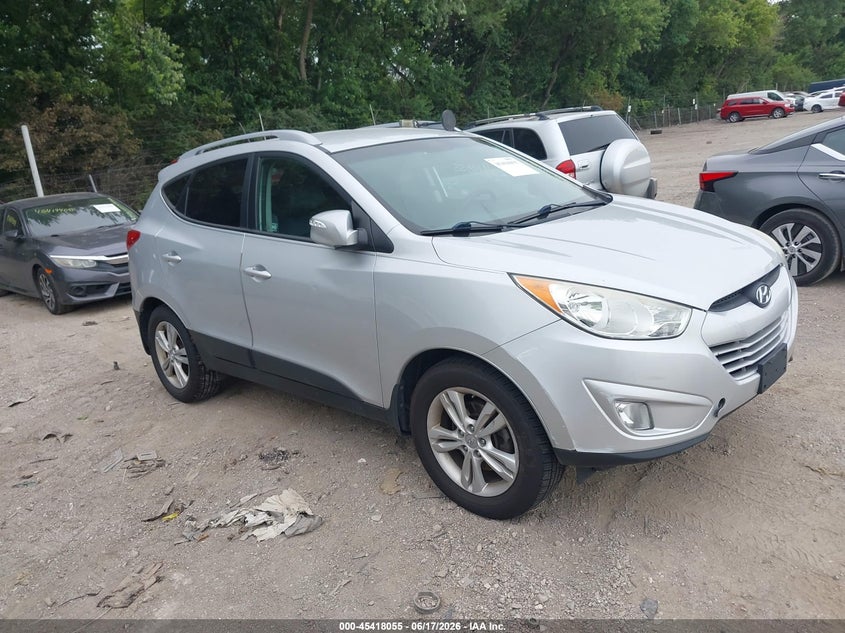 2013 Hyundai Tucson VIN KM8JU3AC0DU584557 IAAI salvage auction — NORMAL WEAR, Clear (Indiana), sold $1,425 on 2026-07-22 (photo 1)