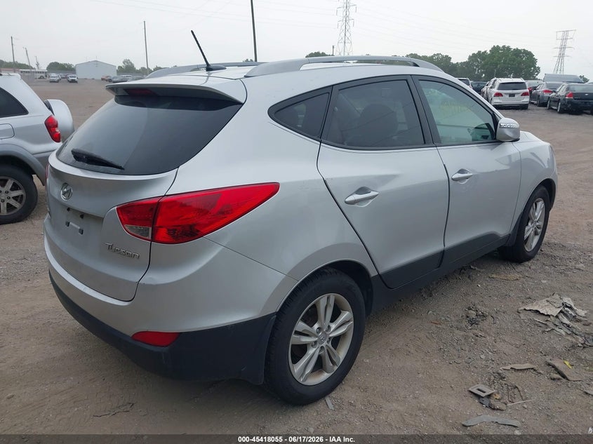 2013 Hyundai Tucson VIN KM8JU3AC0DU584557 IAAI salvage auction — NORMAL WEAR, Clear (Indiana), sold $1,425 on 2026-07-22 (photo 4)