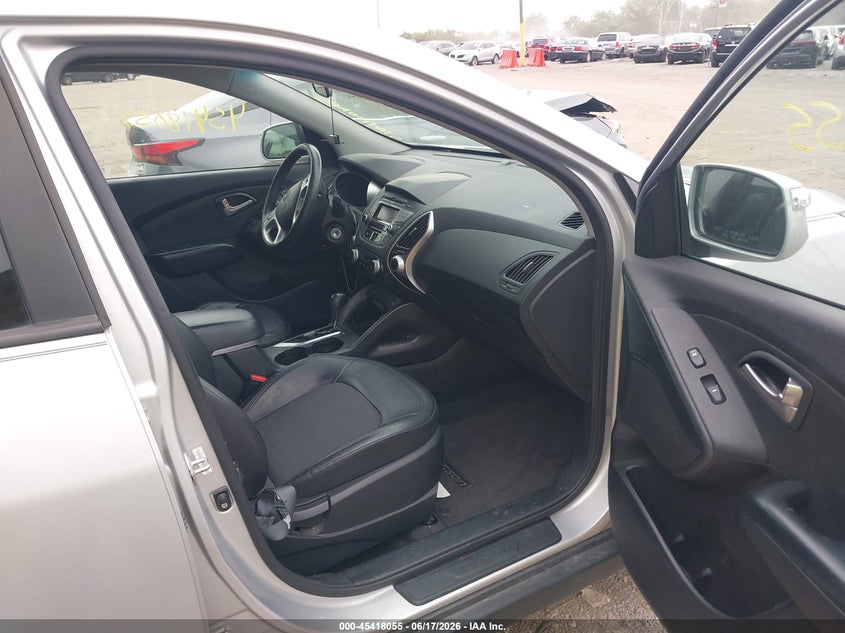 2013 Hyundai Tucson VIN KM8JU3AC0DU584557 IAAI salvage auction — NORMAL WEAR, Clear (Indiana), sold $1,425 on 2026-07-22 (photo 5)