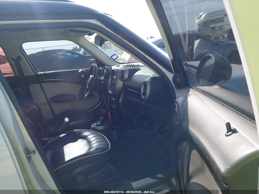 2011 Mini Cooper VIN WMWZC5C5XBWH99255 IAAI salvage auction — SIDE, Original (Texas), sold $25 on 2026-07-28 (photo 5)