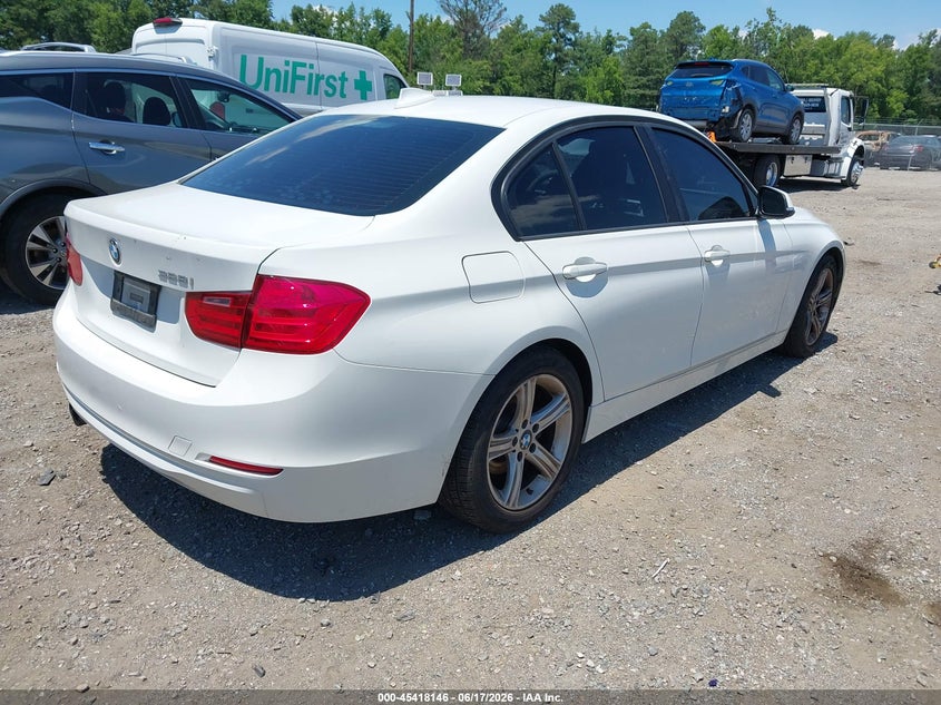 2012 BMW 3 series VIN WBA3A5C5XCF347316 IAAI salvage auction — NORMAL WEAR, Clear (Virginia), sold $1,900 on 2026-07-10 (photo 4)
