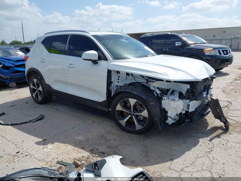 2025 Volvo Xc40 VIN YV4L12UE1S2602907 — IAAI salvage auction photo