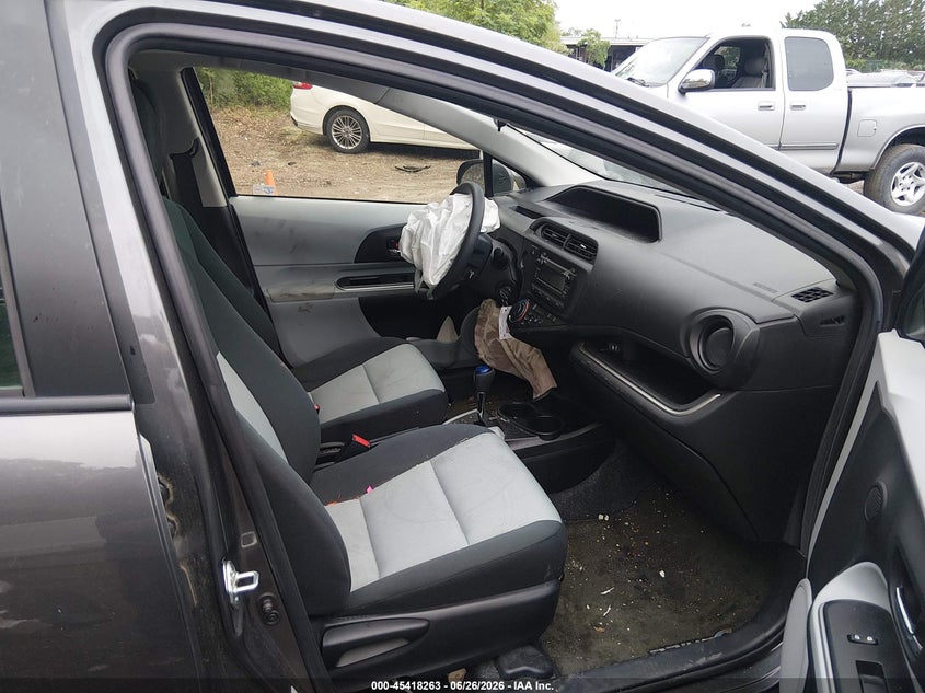 2014 Toyota Prius c VIN JTDKDTB36E1573296 IAAI salvage auction — FRONT END, Clear (Massachusetts), sold $225 on 2026-07-28 (photo 5)