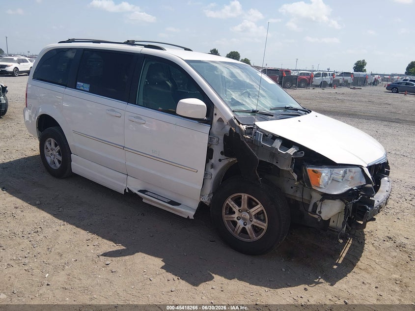 2010 Chrysler Town & country VIN 2A4RR5D17AR305560 IAAI salvage auction — FRONT END, Clear (Arkansas), sold $725 on 2026-07-26 (photo 1)