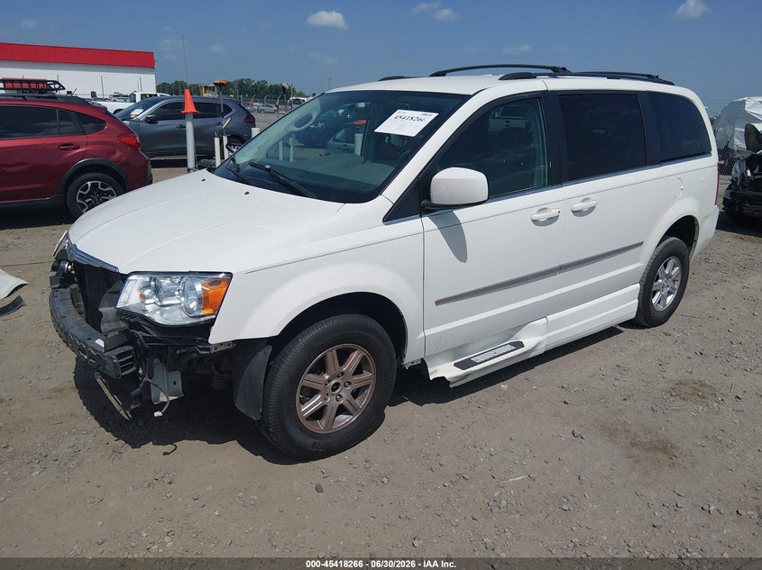 2010 Chrysler Town & country VIN 2A4RR5D17AR305560 IAAI salvage auction — FRONT END, Clear (Arkansas), sold $725 on 2026-07-26 (photo 2)