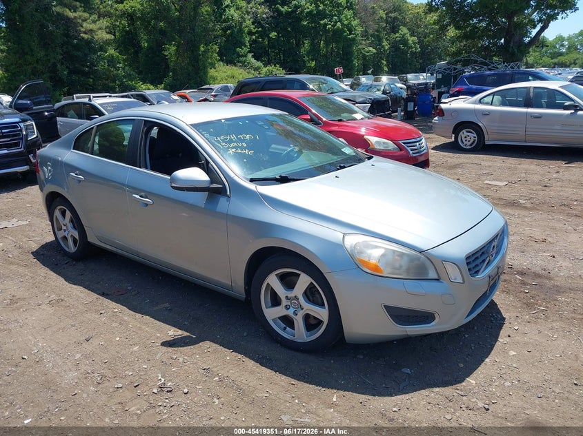 2013 Volvo S60 VIN YV1612FH8D2176475 IAAI salvage auction — NORMAL WEAR, Clear (New York), sold $450 on 2026-07-21 (photo 1)
