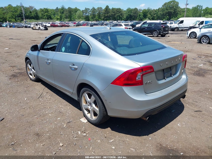 2013 Volvo S60 VIN YV1612FH8D2176475 IAAI salvage auction — NORMAL WEAR, Clear (New York), sold $450 on 2026-07-21 (photo 3)