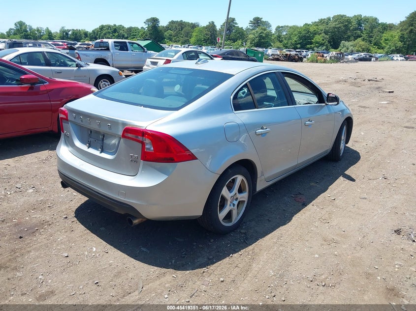 2013 Volvo S60 VIN YV1612FH8D2176475 IAAI salvage auction — NORMAL WEAR, Clear (New York), sold $450 on 2026-07-21 (photo 4)