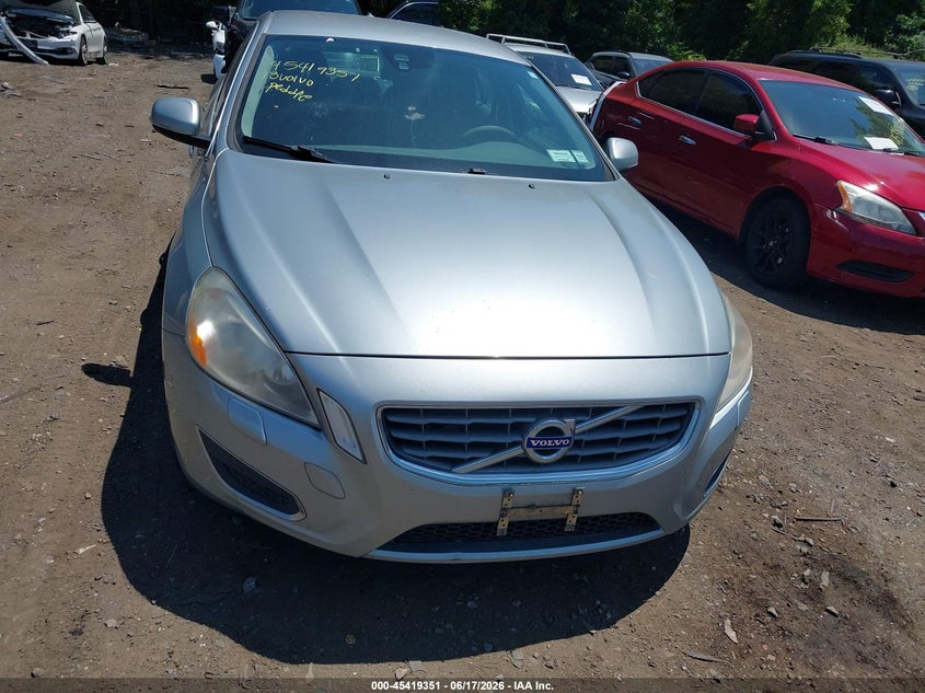 2013 Volvo S60 VIN YV1612FH8D2176475 IAAI salvage auction — NORMAL WEAR, Clear (New York), sold $450 on 2026-07-21 (photo 6)