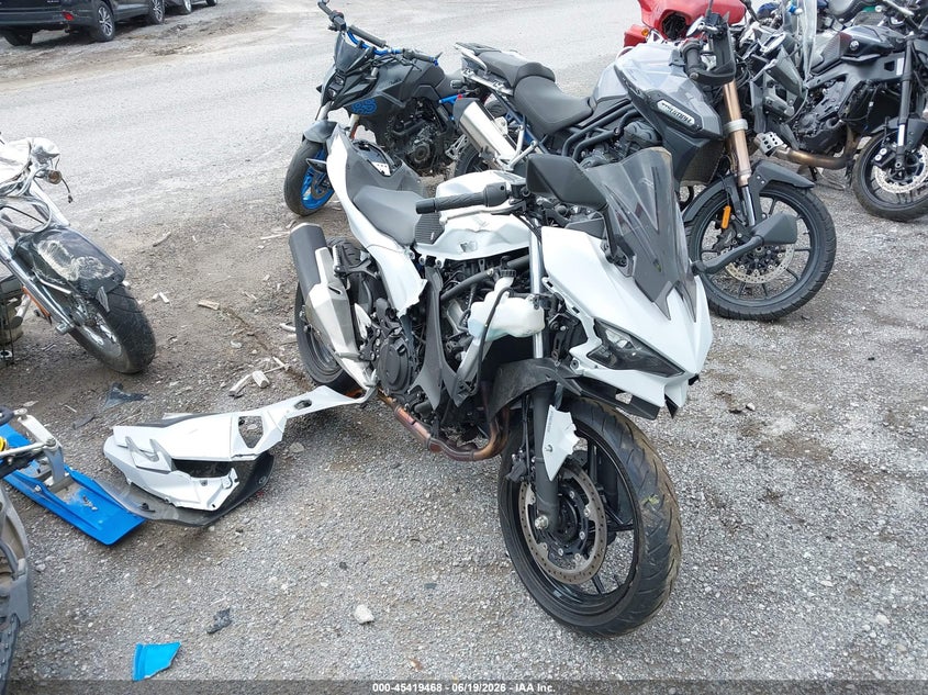 2024 Kawasaki Ninja VIN ML5EXGG13RDA18939 IAAI salvage auction — RIGHT SIDE, Mv-907A (New York), sold $800 on 2026-07-22 (photo 1)