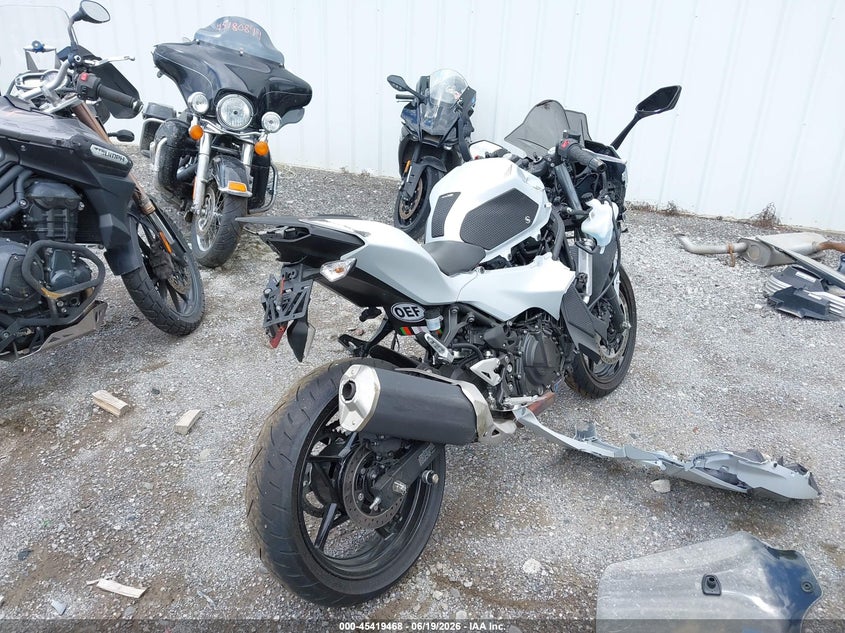 2024 Kawasaki Ninja VIN ML5EXGG13RDA18939 IAAI salvage auction — RIGHT SIDE, Mv-907A (New York), sold $800 on 2026-07-22 (photo 4)