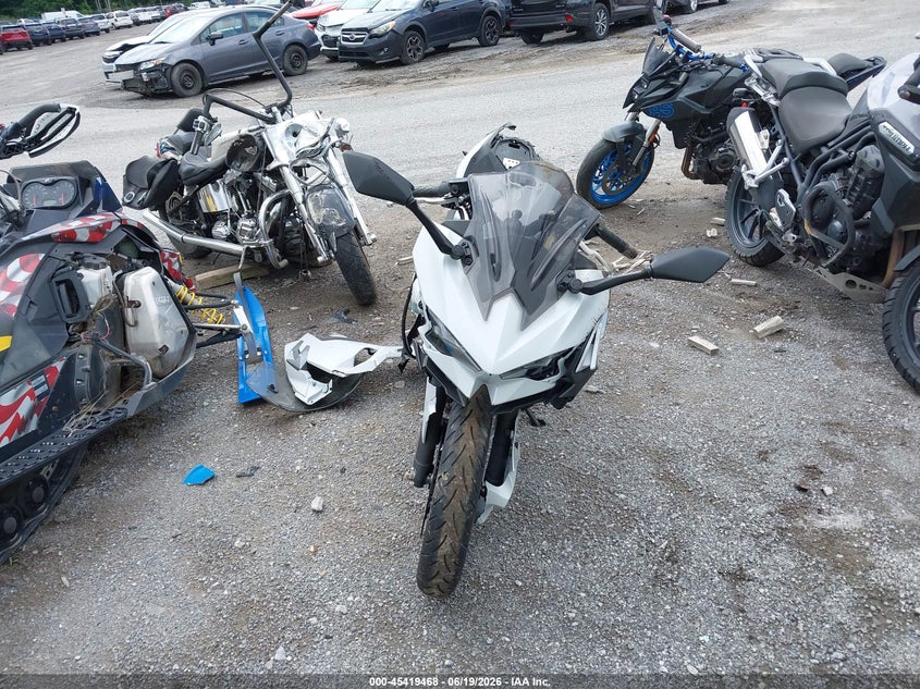 2024 Kawasaki Ninja VIN ML5EXGG13RDA18939 IAAI salvage auction — RIGHT SIDE, Mv-907A (New York), sold $800 on 2026-07-22 (photo 5)