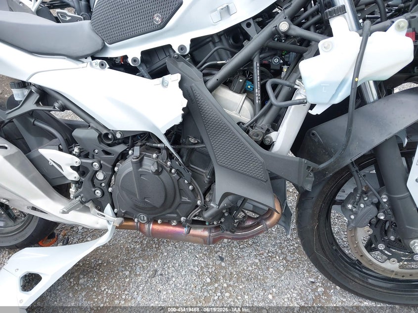 2024 Kawasaki Ninja VIN ML5EXGG13RDA18939 IAAI salvage auction — RIGHT SIDE, Mv-907A (New York), sold $800 on 2026-07-22 (photo 8)