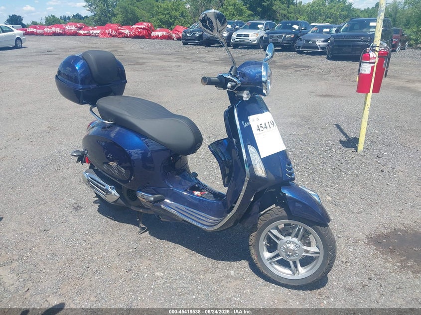 2025 Vespa - VIN ZAPMD18G1S5101727 IAAI salvage auction — FRONT END, Mv-907A (New York), sold $1,075 on 2026-07-14 (photo 1)