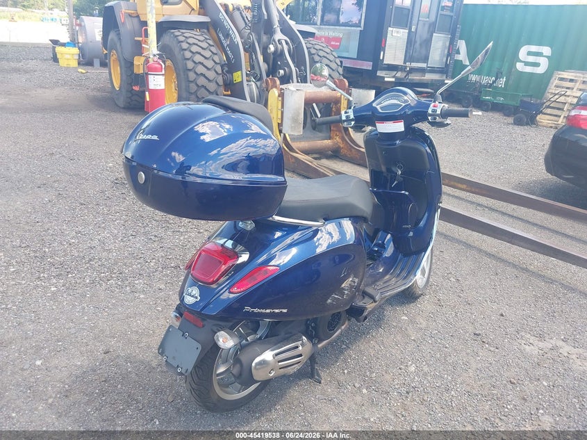 2025 Vespa - VIN ZAPMD18G1S5101727 IAAI salvage auction — FRONT END, Mv-907A (New York), sold $1,075 on 2026-07-14 (photo 4)
