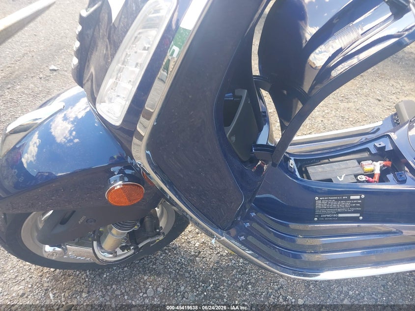 2025 Vespa - VIN ZAPMD18G1S5101727 IAAI salvage auction — FRONT END, Mv-907A (New York), sold $1,075 on 2026-07-14 (photo 9)