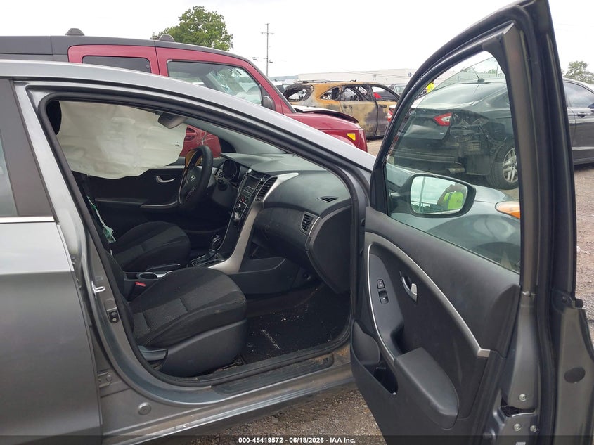 2016 Hyundai Elantra VIN KMHD35LHXGU302837 IAAI salvage auction — LEFT SIDE, Salvage (Tennessee), sold $225 on 2026-07-16 (photo 5)