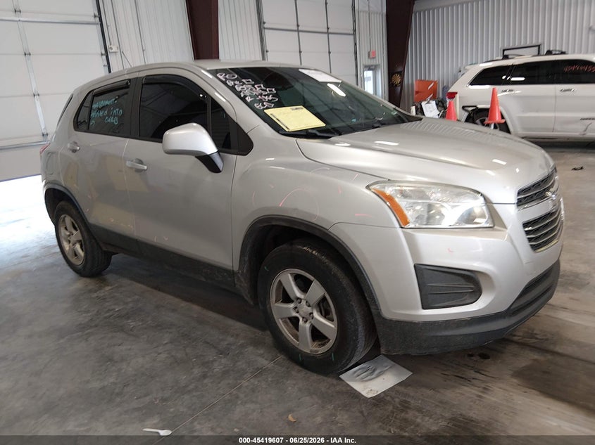 2016 Chevrolet Trax VIN 3GNCJNSB1GL263141 IAAI salvage auction — REAR END, Salvage Title, sold $600 on 2026-07-31 (photo 1)