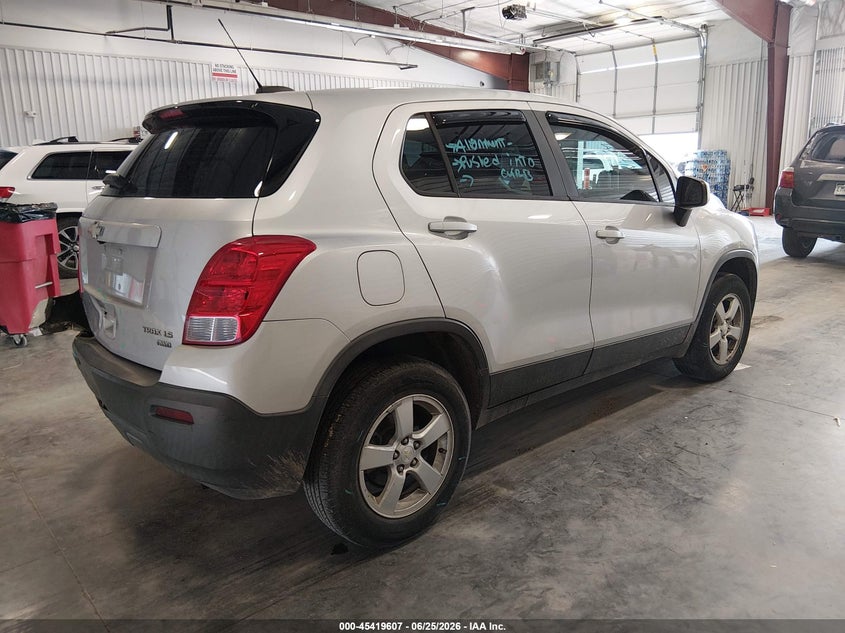 2016 Chevrolet Trax VIN 3GNCJNSB1GL263141 IAAI salvage auction — REAR END, Salvage Title, sold $600 on 2026-07-31 (photo 4)