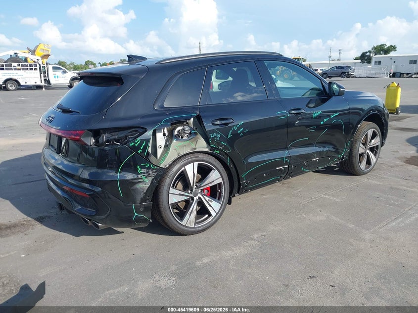 2026 Audi Sq5 VIN WA125AGU3T2013918 IAAI salvage auction — SIDE, Rebuildable (Florida), sold $34,250 on 2026-07-20 (photo 4)