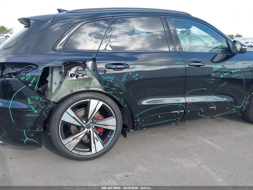 2026 Audi Sq5 VIN WA125AGU3T2013918 IAAI salvage auction — SIDE, Rebuildable (Florida), sold $34,250 on 2026-07-20 (photo 6)