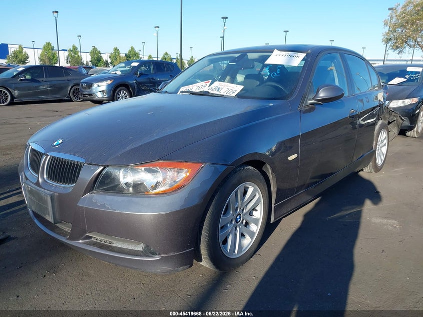 2007 BMW 3 series VIN WBAVA33507KX83747 IAAI salvage auction — SIDE, Salvage Certificate (California), sold $525 on 2026-07-10 (photo 2)