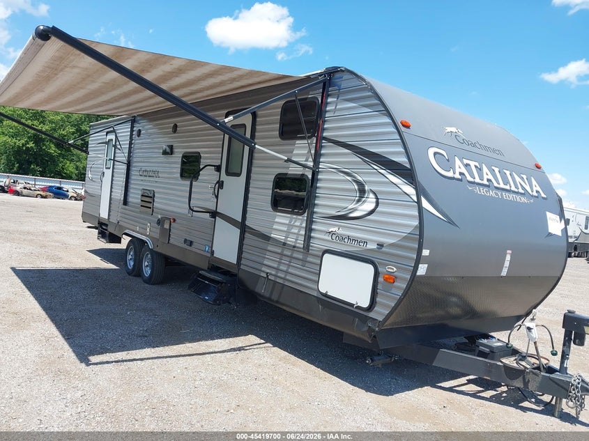 2018 Coachmen Catalina VIN 5ZT2CAZB0JT011086 IAAI salvage auction — STORM DAMAGE, Wait Title, sold $1,150 on 2026-09-16 (photo 1)