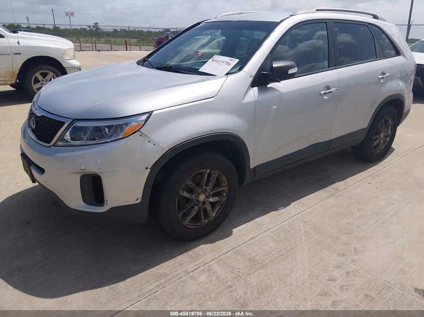 2014 Kia Sorento VIN 5XYKT3A69EG523300 IAAI salvage auction — RIGHT SIDE, Original (Texas), sold $975 on 2026-07-31 (photo 2)