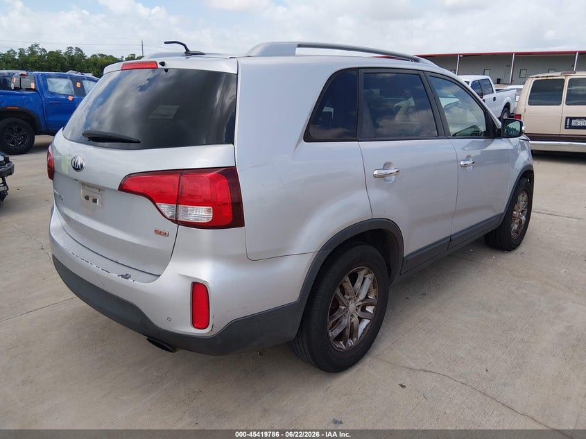 2014 Kia Sorento VIN 5XYKT3A69EG523300 IAAI salvage auction — RIGHT SIDE, Original (Texas), sold $975 on 2026-07-31 (photo 4)