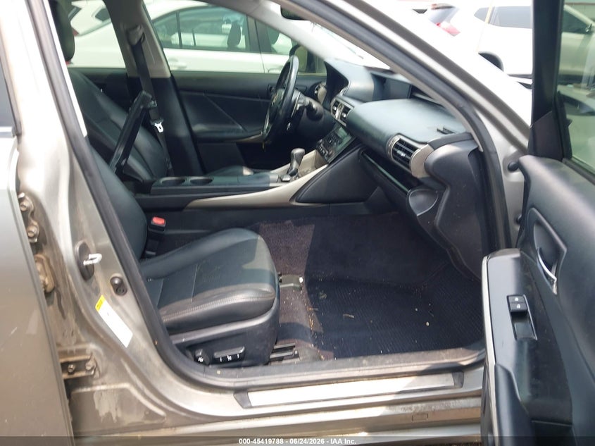 2014 Lexus Is VIN JTHCF1D26E5010697 IAAI salvage auction — SIDE, Clear (Oklahoma), sold $3,750 on 2026-07-28 (photo 5)