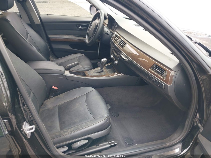 2011 BMW 3 series VIN WBAPH7C52BA801921 IAAI salvage auction — NORMAL WEAR, Clear (California), sold $425 on 2026-07-22 (photo 5)